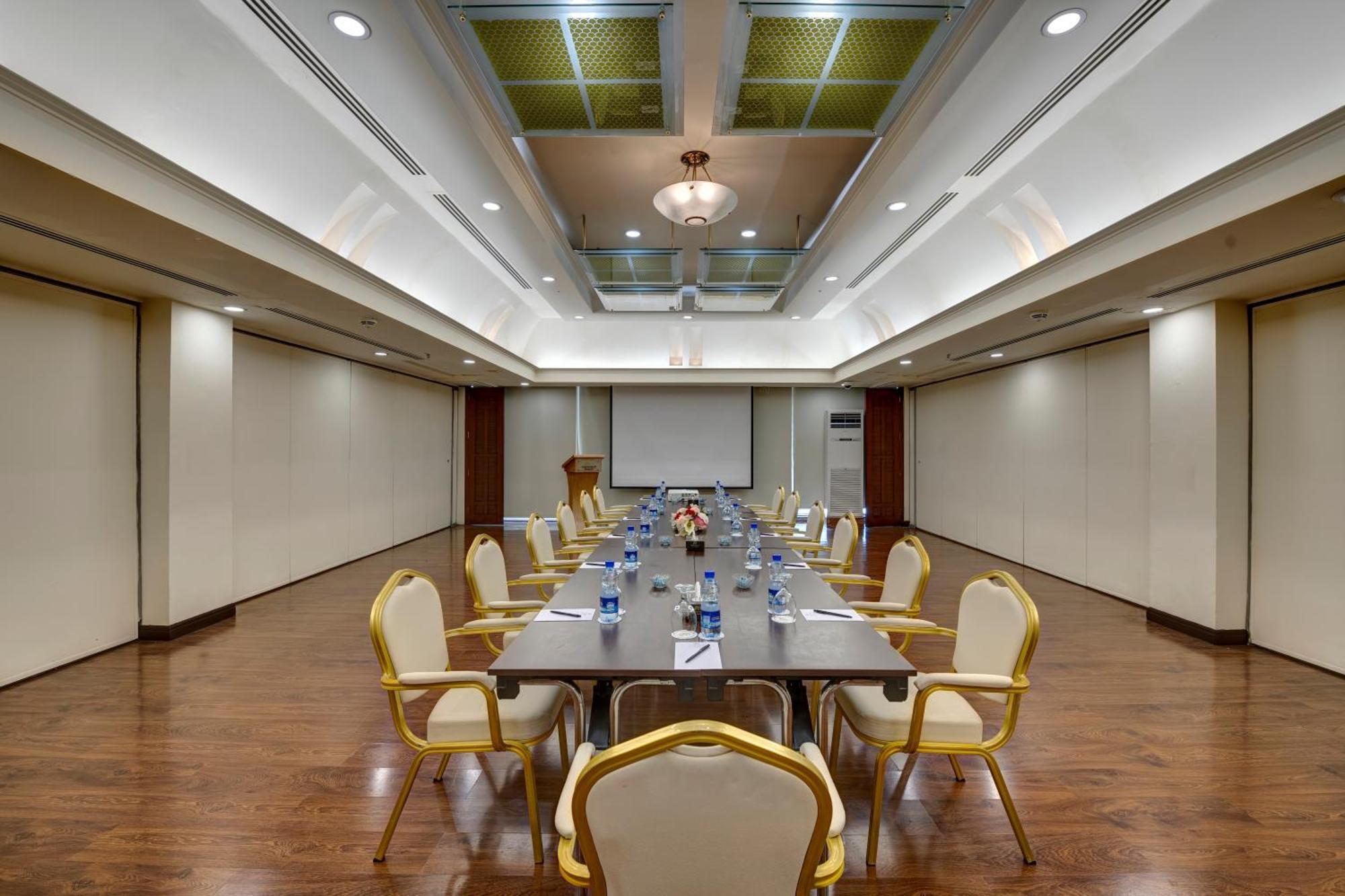 Pearl Continental Hotel, Rawalpindi Bagian luar foto