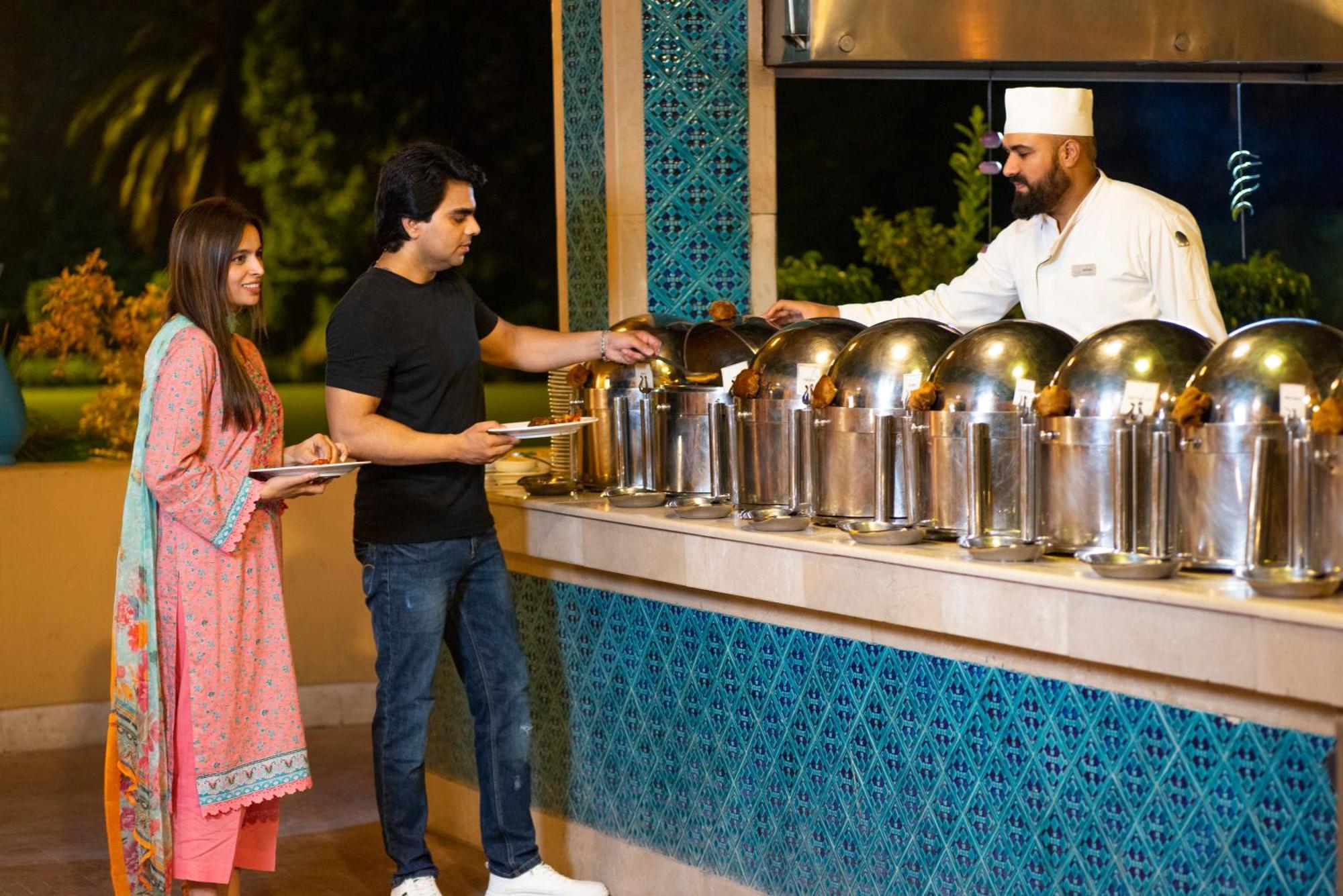 Pearl Continental Hotel, Rawalpindi Bagian luar foto
