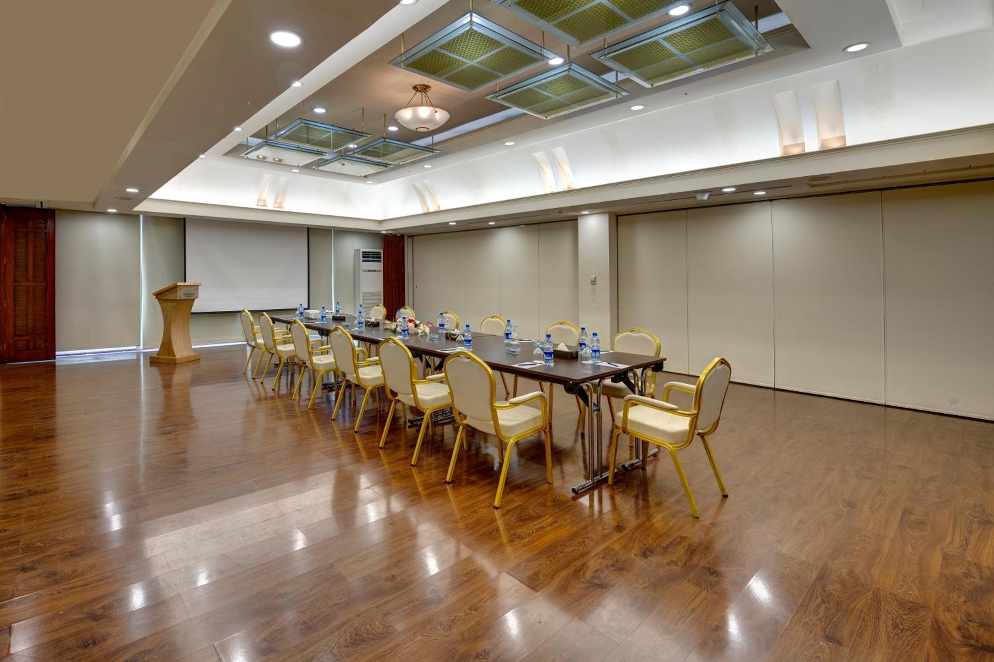Pearl Continental Hotel, Rawalpindi Bagian luar foto