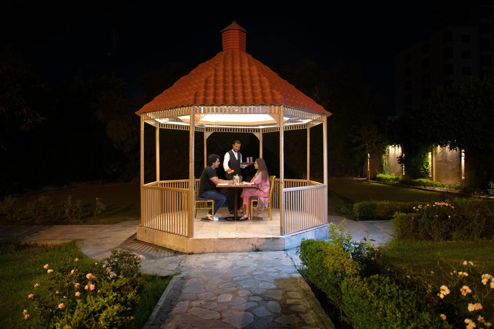 Pearl Continental Hotel, Rawalpindi Bagian luar foto